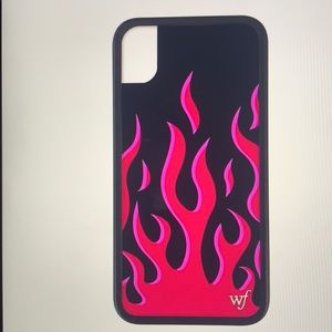 🔥 flames iPhone XR wildflower case